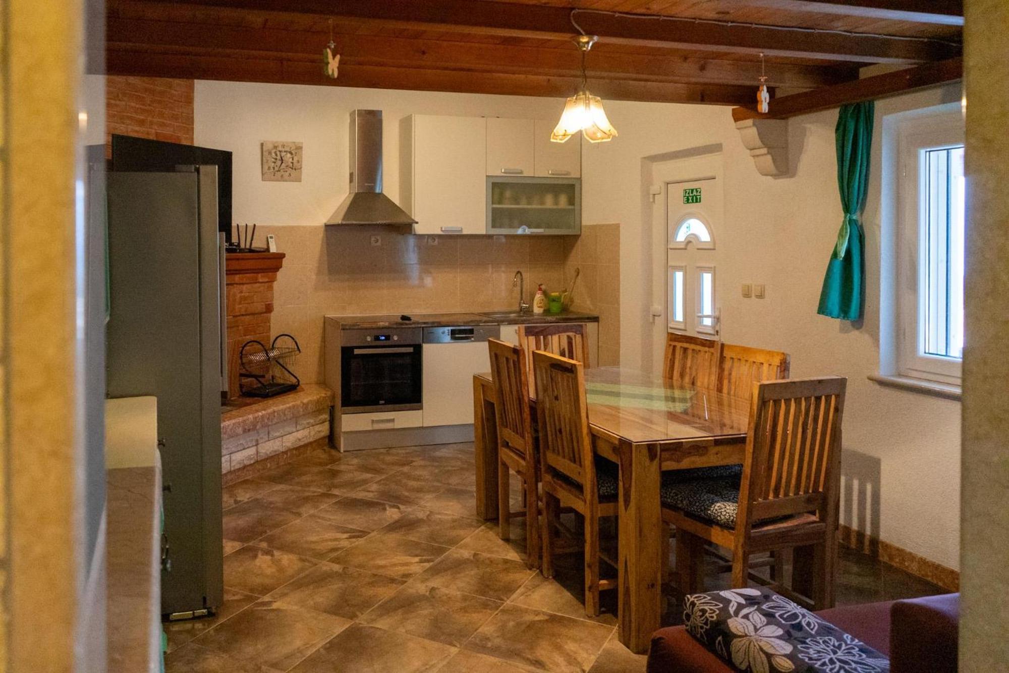 Vila Maslinica Pucisca Exteriör bild
